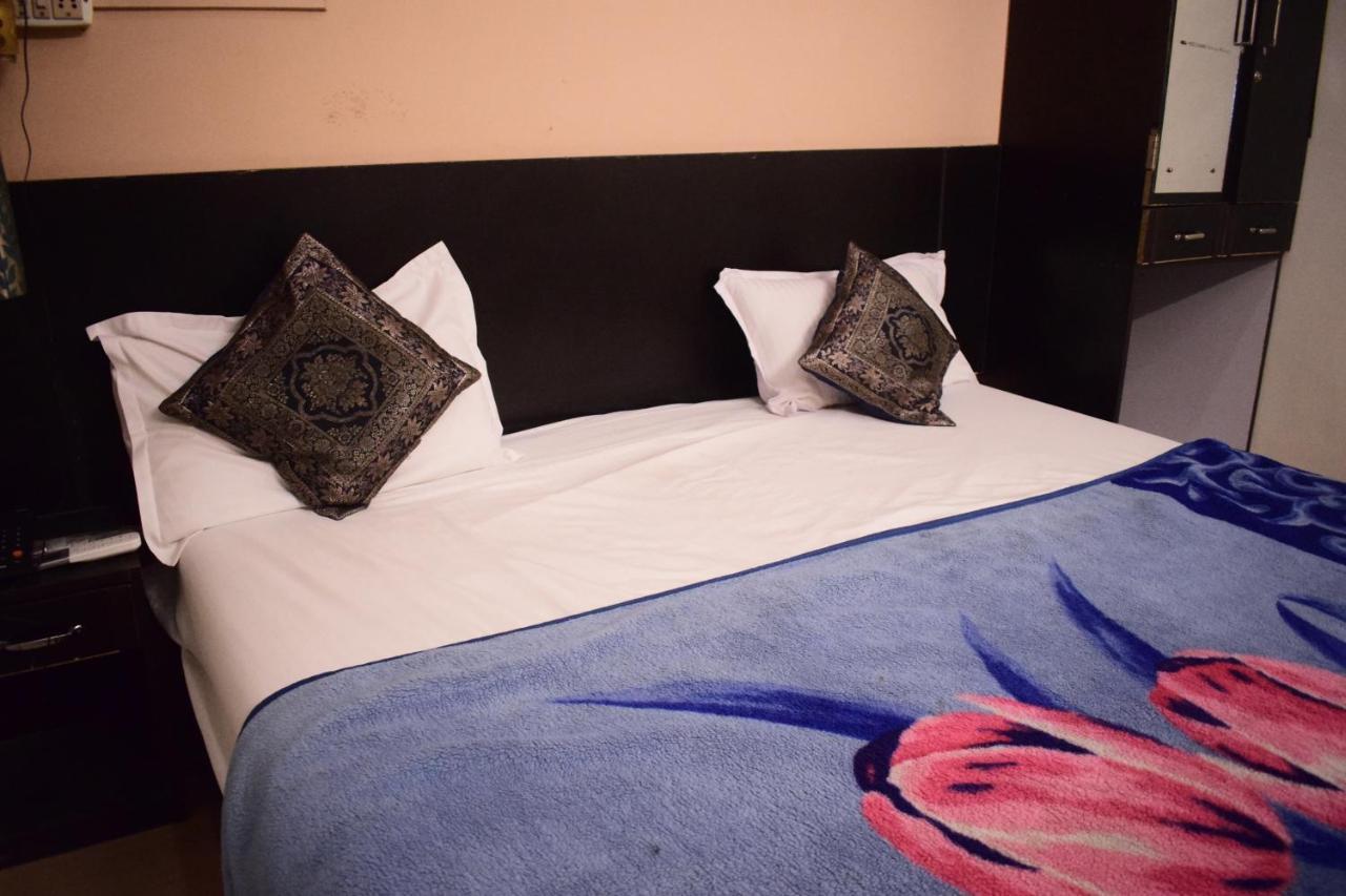 Ds Residency Varanasi-Prime Location-Parking Esterno foto