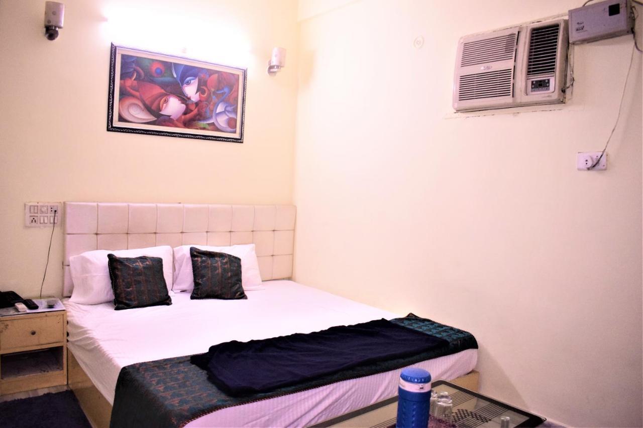 Ds Residency Varanasi-Prime Location-Parking Esterno foto
