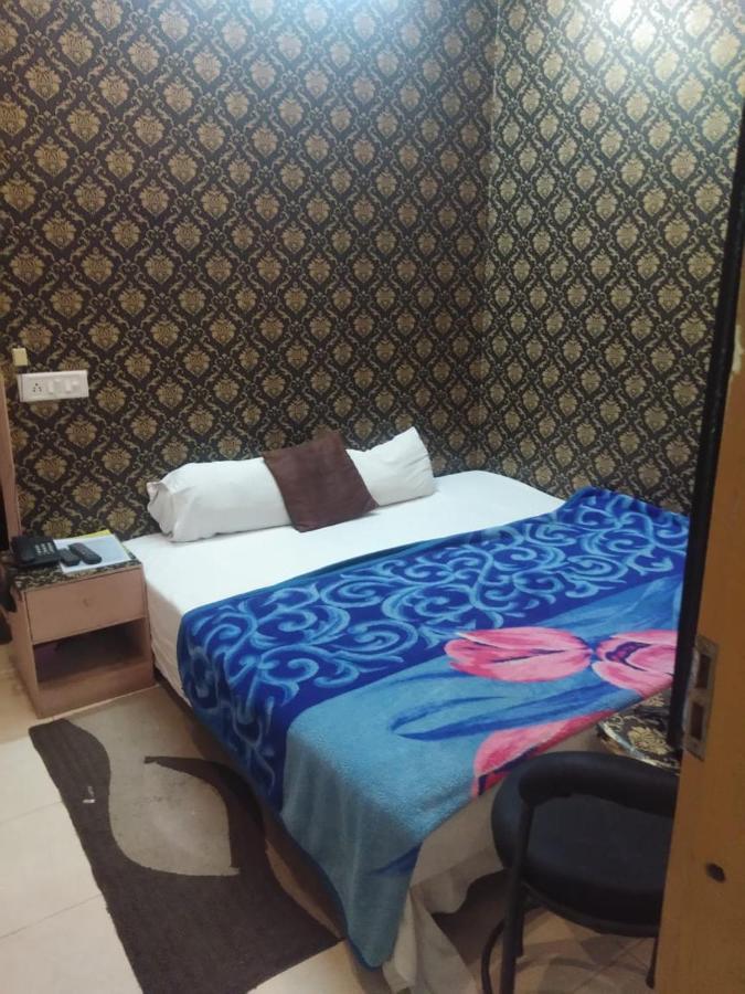 Ds Residency Varanasi-Prime Location-Parking Esterno foto