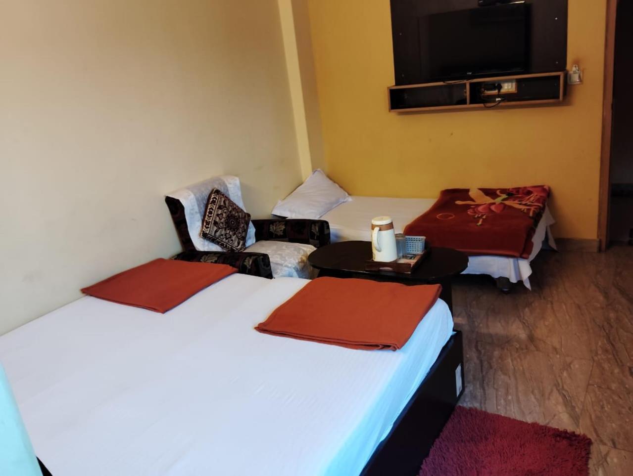 Ds Residency Varanasi-Prime Location-Parking Esterno foto