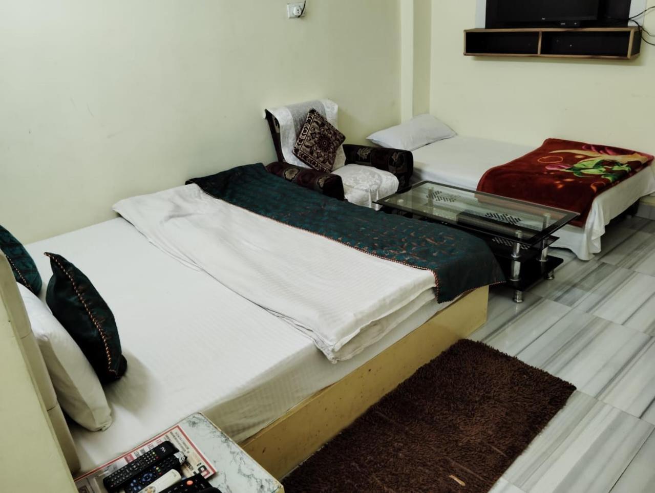 Ds Residency Varanasi-Prime Location-Parking Esterno foto