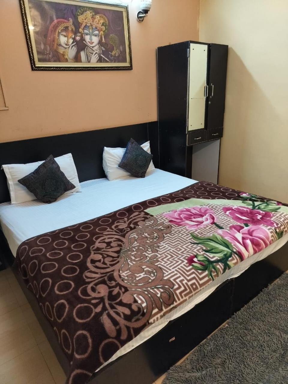 Ds Residency Varanasi-Prime Location-Parking Esterno foto