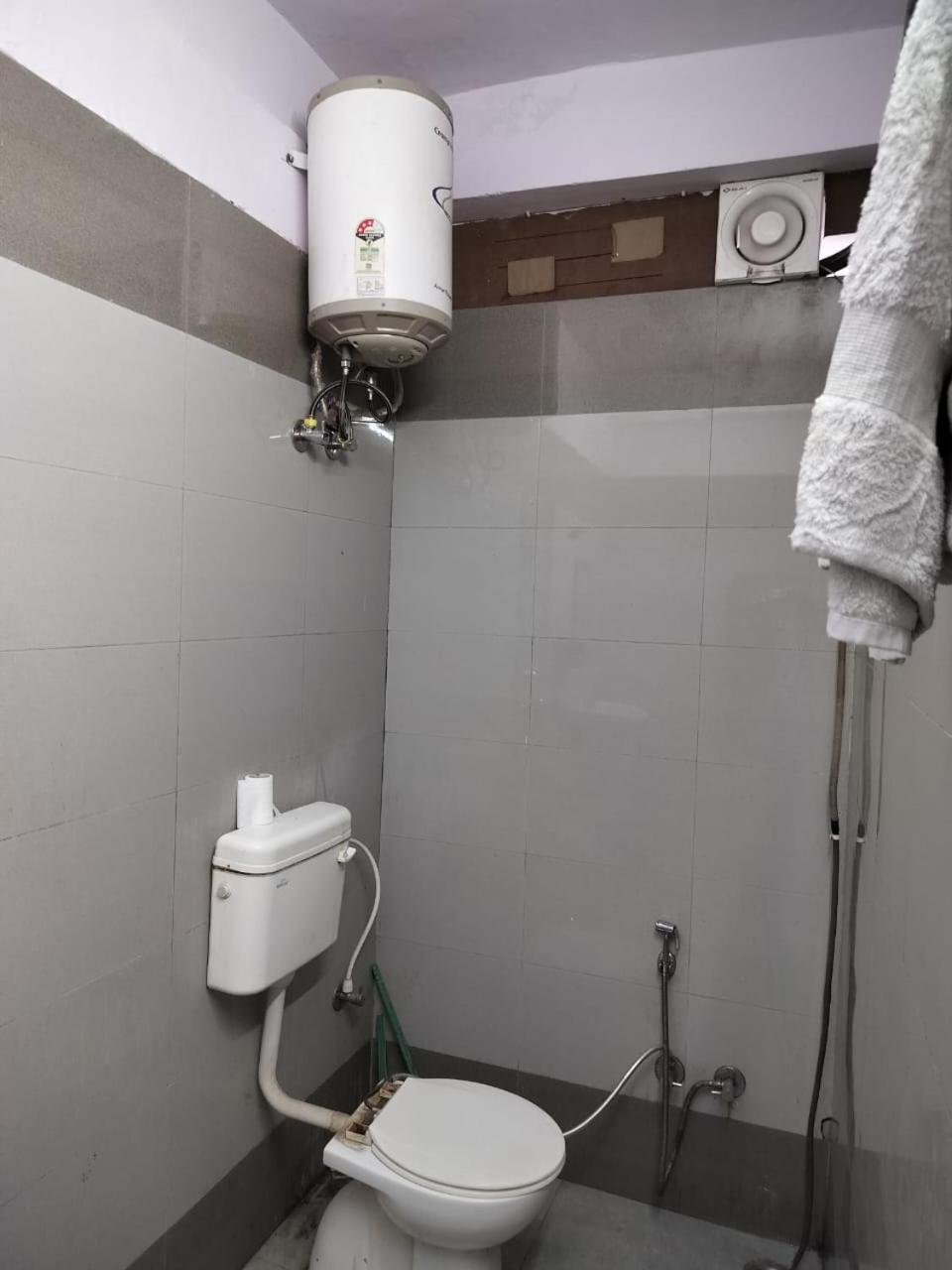 Ds Residency Varanasi-Prime Location-Parking Esterno foto