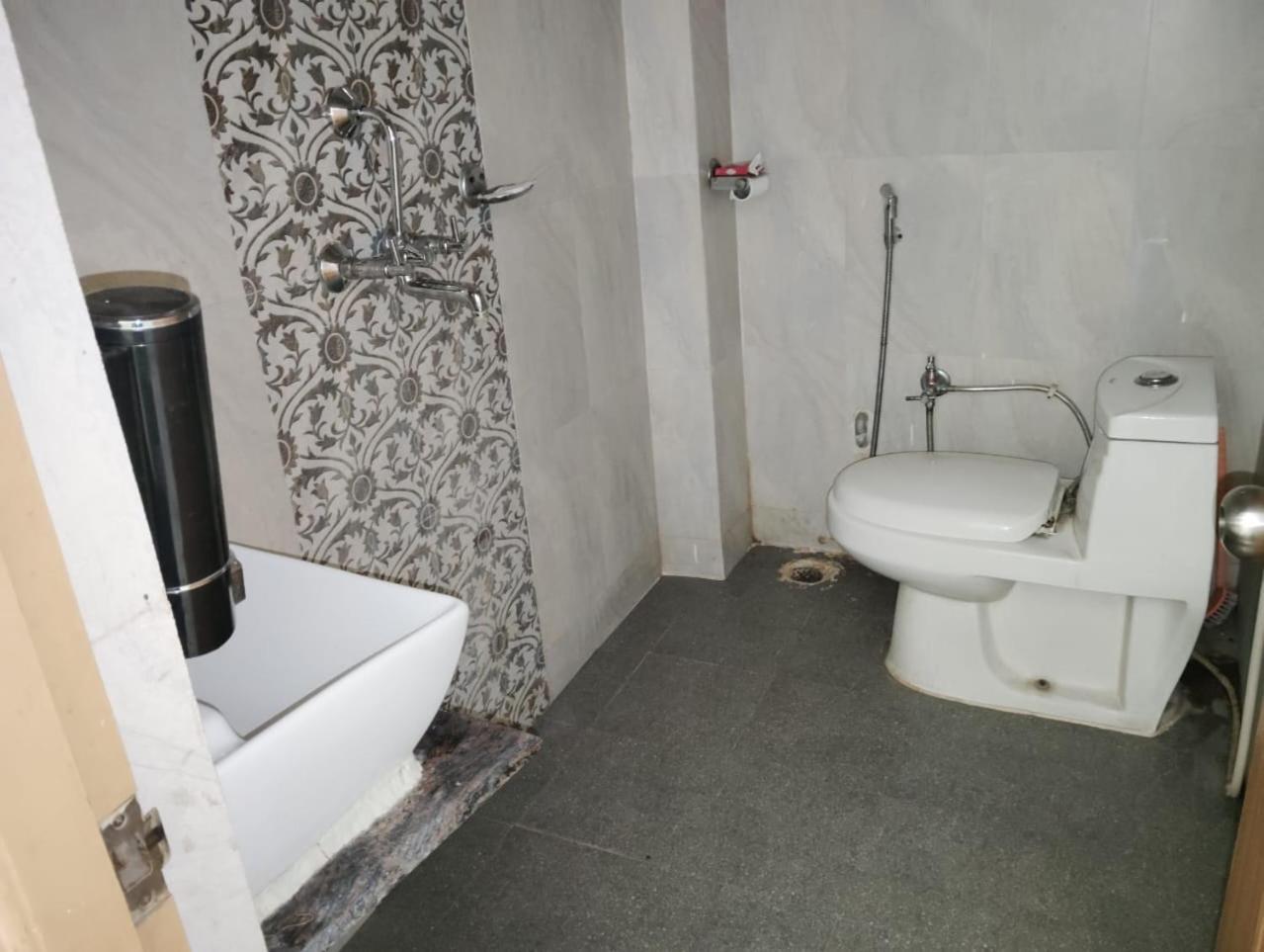 Ds Residency Varanasi-Prime Location-Parking Esterno foto