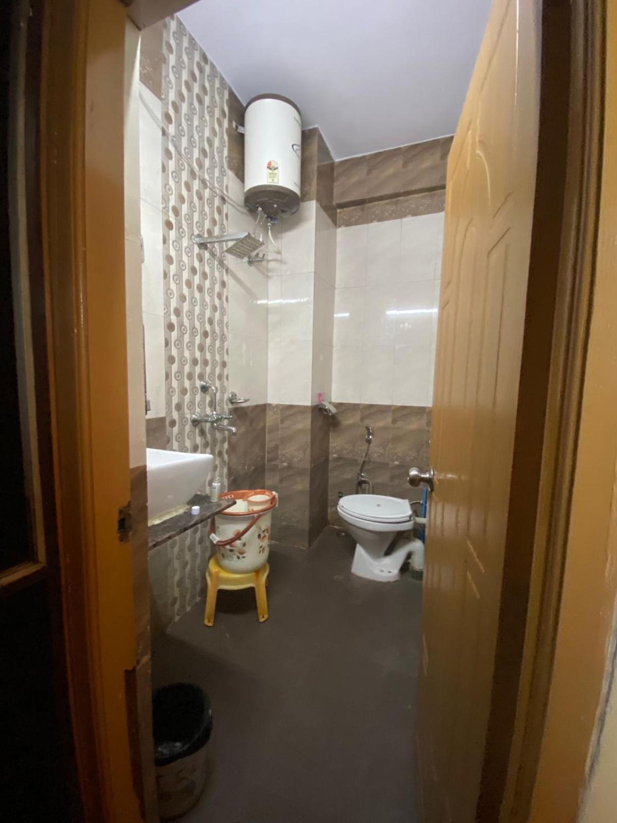 Ds Residency Varanasi-Prime Location-Parking Esterno foto