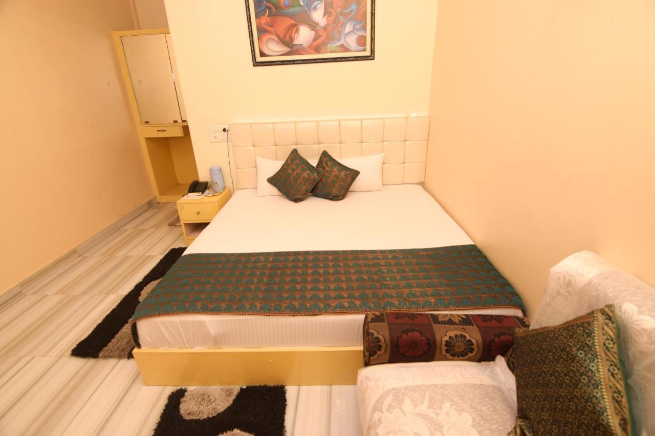 Ds Residency Varanasi-Prime Location-Parking Esterno foto